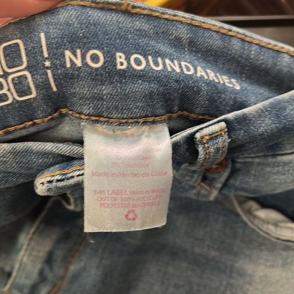No Boundaries SZ 11 denim shorts - Picture 4 of 4